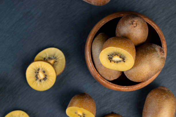 خرید کیوی هایوارد طلایی + قیمت فروش استثنایی